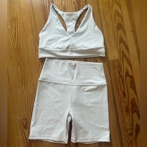 SET ACTIVE white set